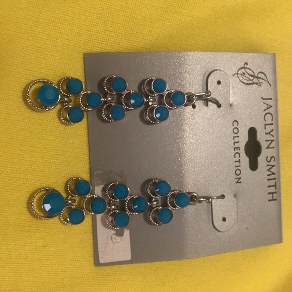 Earring - Picture 3 of 4